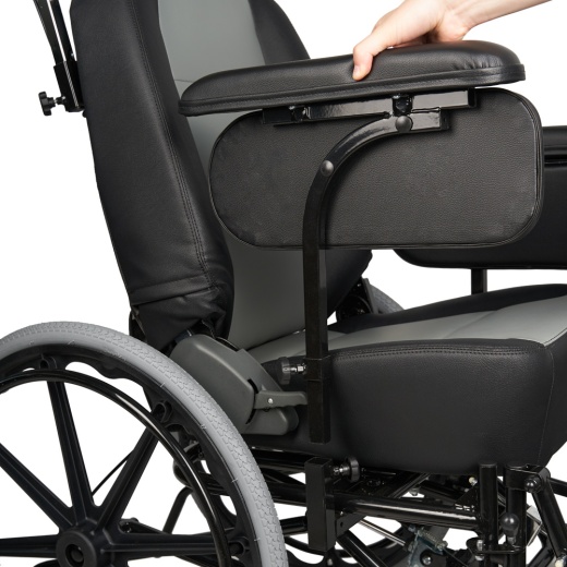 Кресло-коляска для инвалидов Армед FS204BJQ